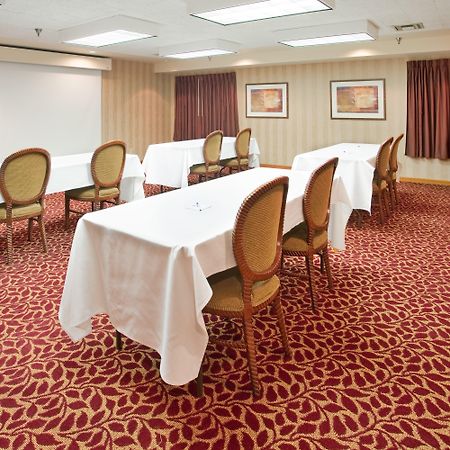 Holiday Inn Express Hotel Germantown - Northwest Milwaukee, An Ihg Hotel Facilities photo