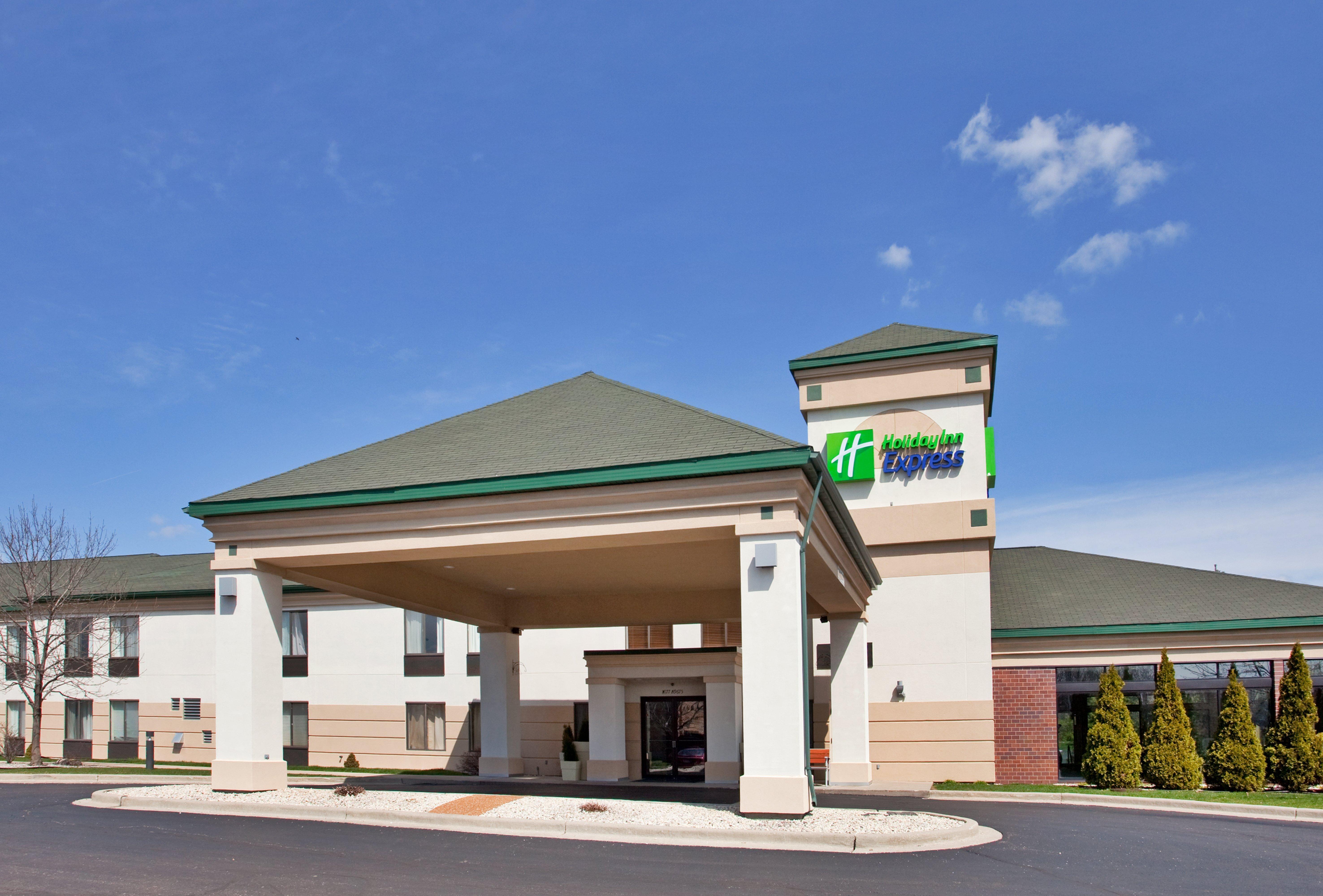 Holiday Inn Express Hotel Germantown - Northwest Milwaukee, An Ihg Hotel Exterior photo