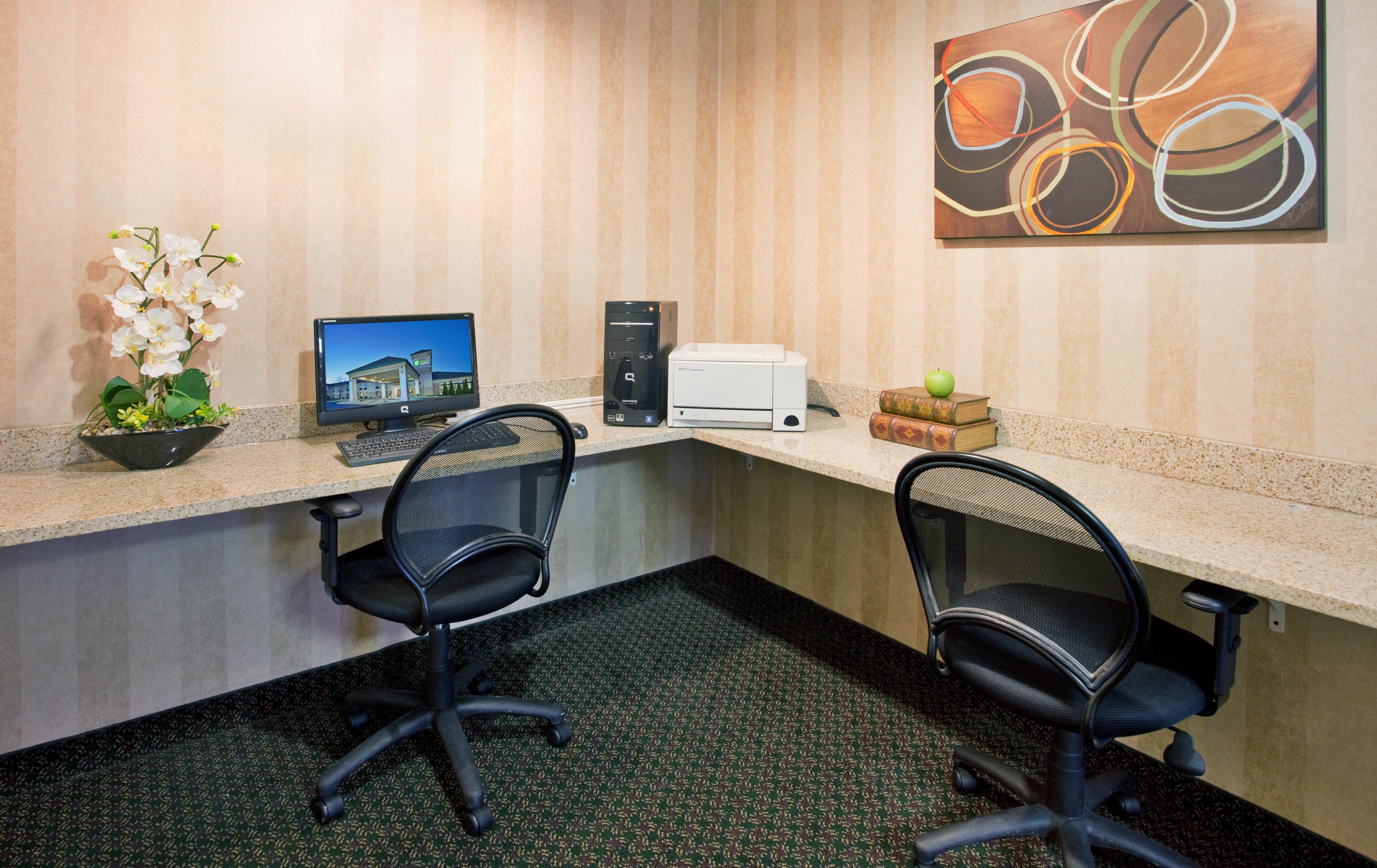 Holiday Inn Express Hotel Germantown - Northwest Milwaukee, An Ihg Hotel Exterior photo